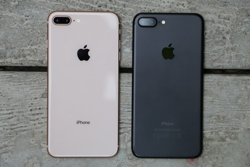Mặt sau của iphone 7 plus và iphone 8 plus