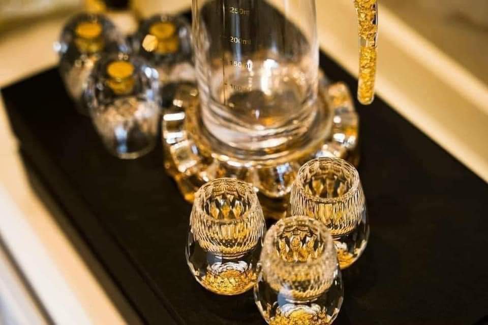 Bộ chén rượu pha lê mắt trâu vàng 24k