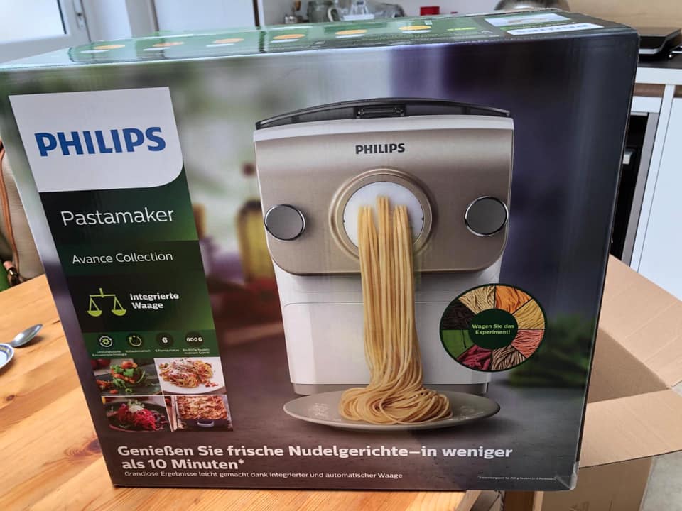 MÁY LÀM MÌ , BÚN, PHỞ, NUI PHILIPS (6 khuôn mì) HR2381/05