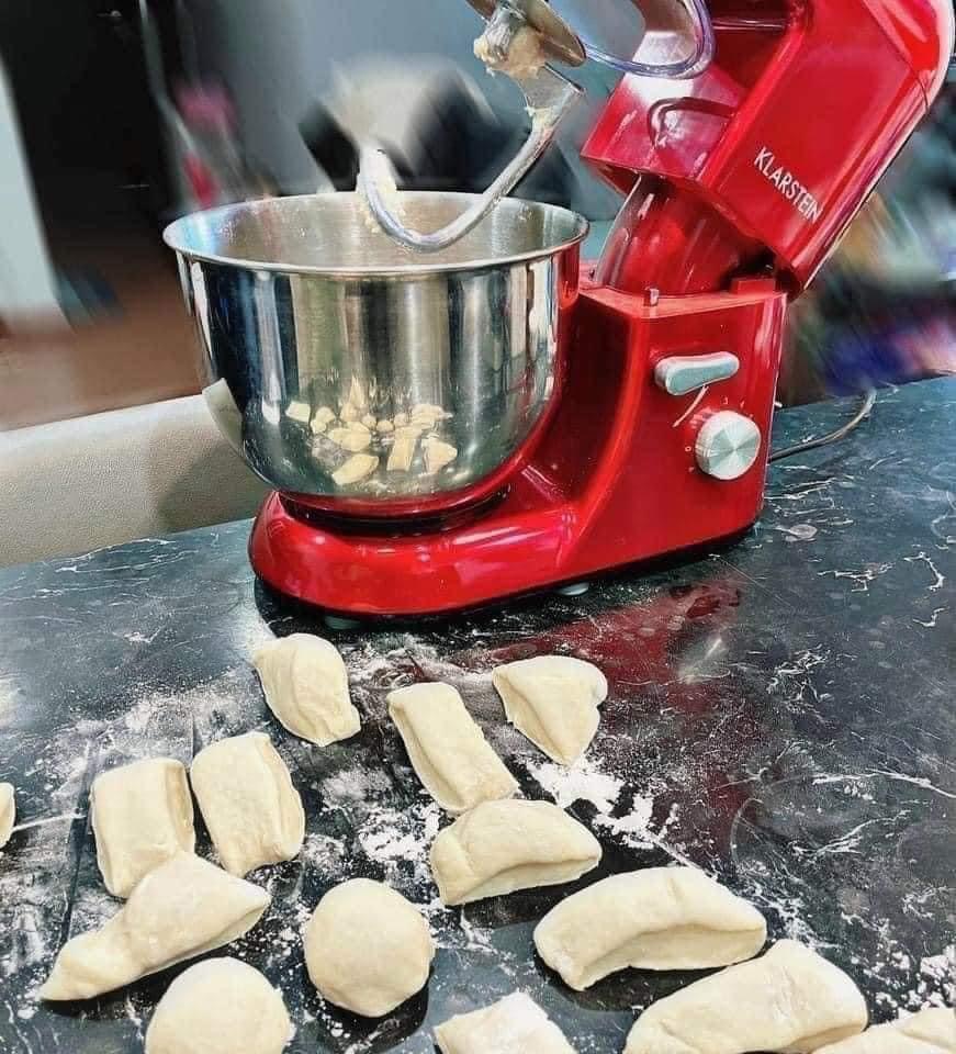 Máy trộn bột Klarstein Bella Rossa