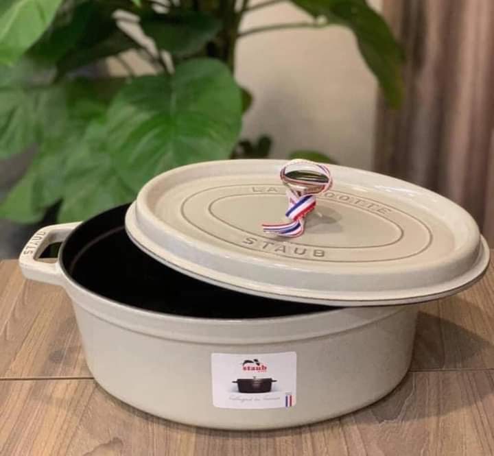 Nồi gang đúc Staub oval