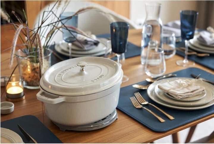 Nồi gang đúc Staub oval