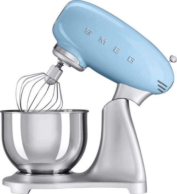 Máy trộn bột smeg SMF02PBEU