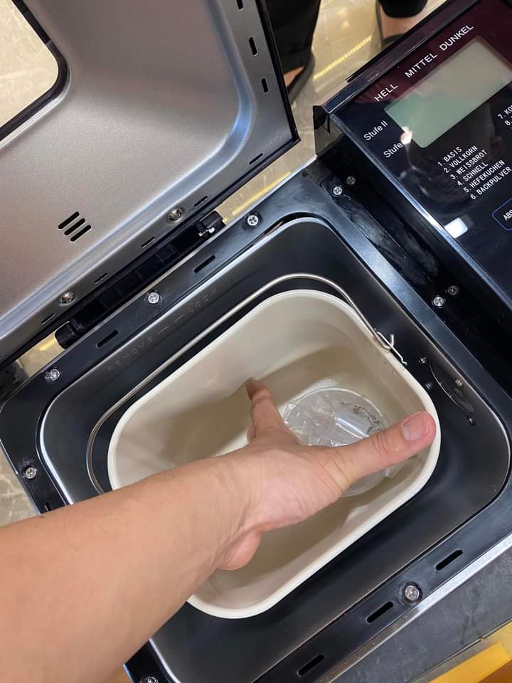 Máy làm bánh mỳ tự động Unold 68415