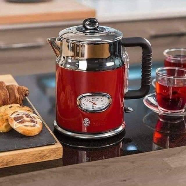 Ấm đun nước siêu tốc Russell Hobbs Retro