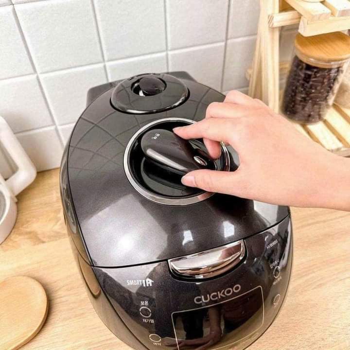 Nồi cơm điện cao tần Cuckoo 1,8 lít