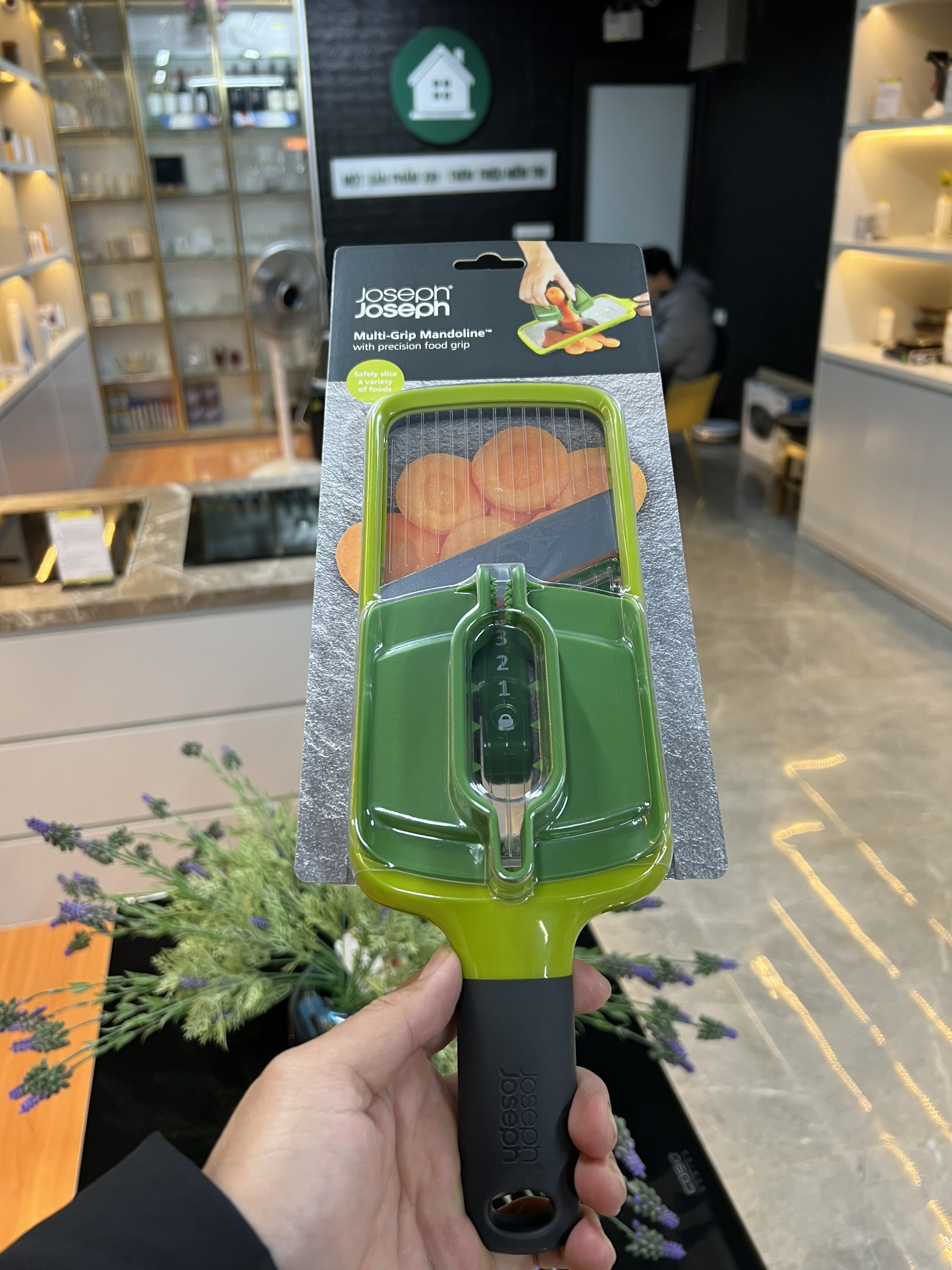 Dụng cụ cắt lát sản phẩm Joseph Joseph 20141