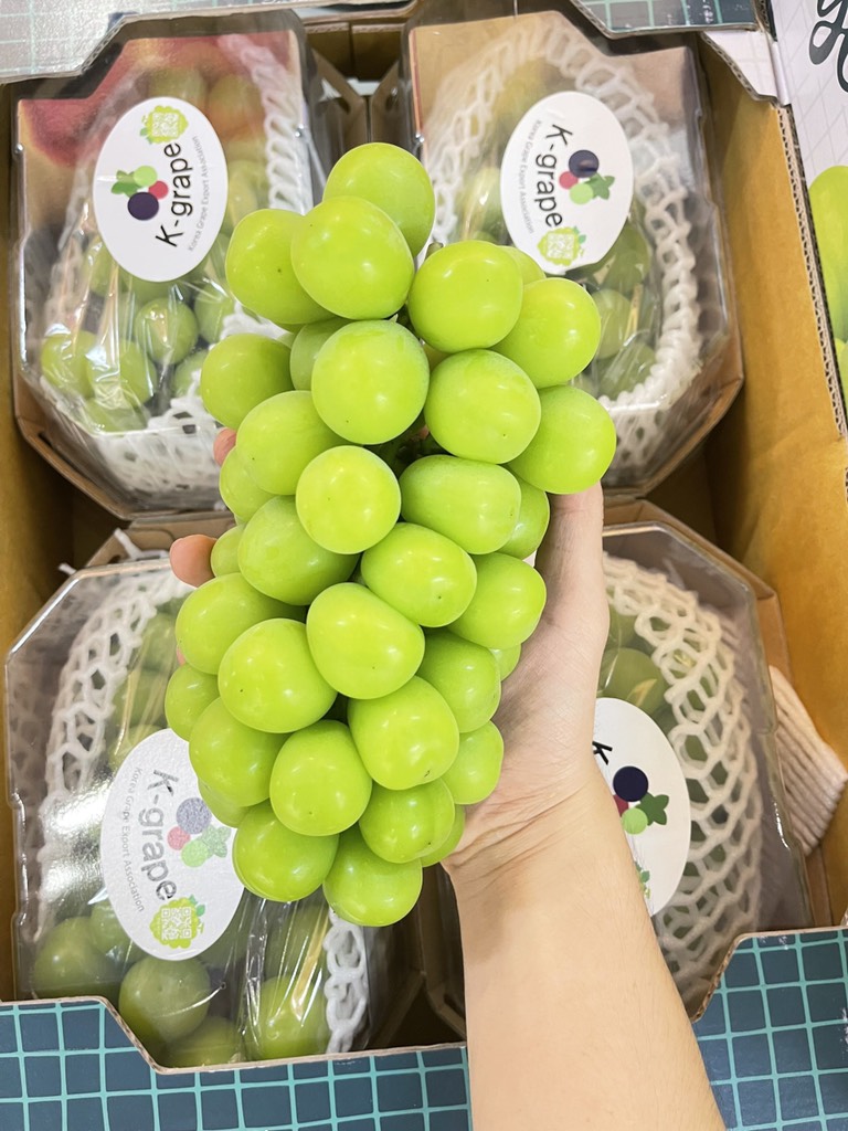 Nho xanh Shine Muscat