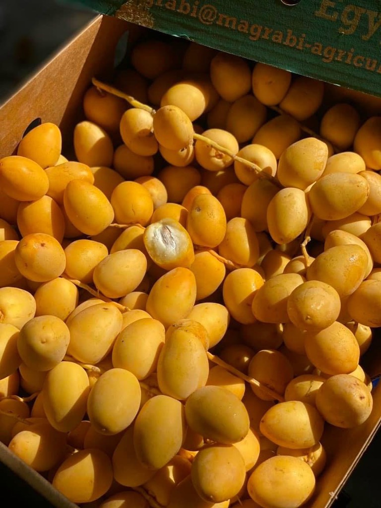 Chà là vàng tươi