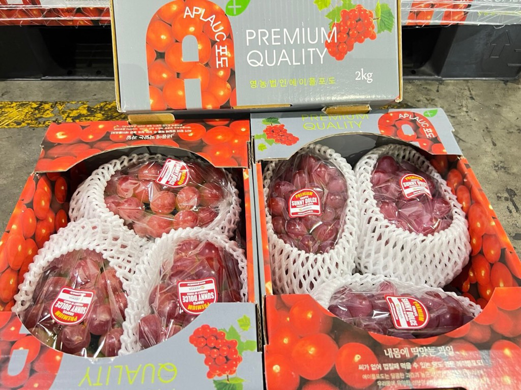 Nho mẫu đơn Ruby Hàn