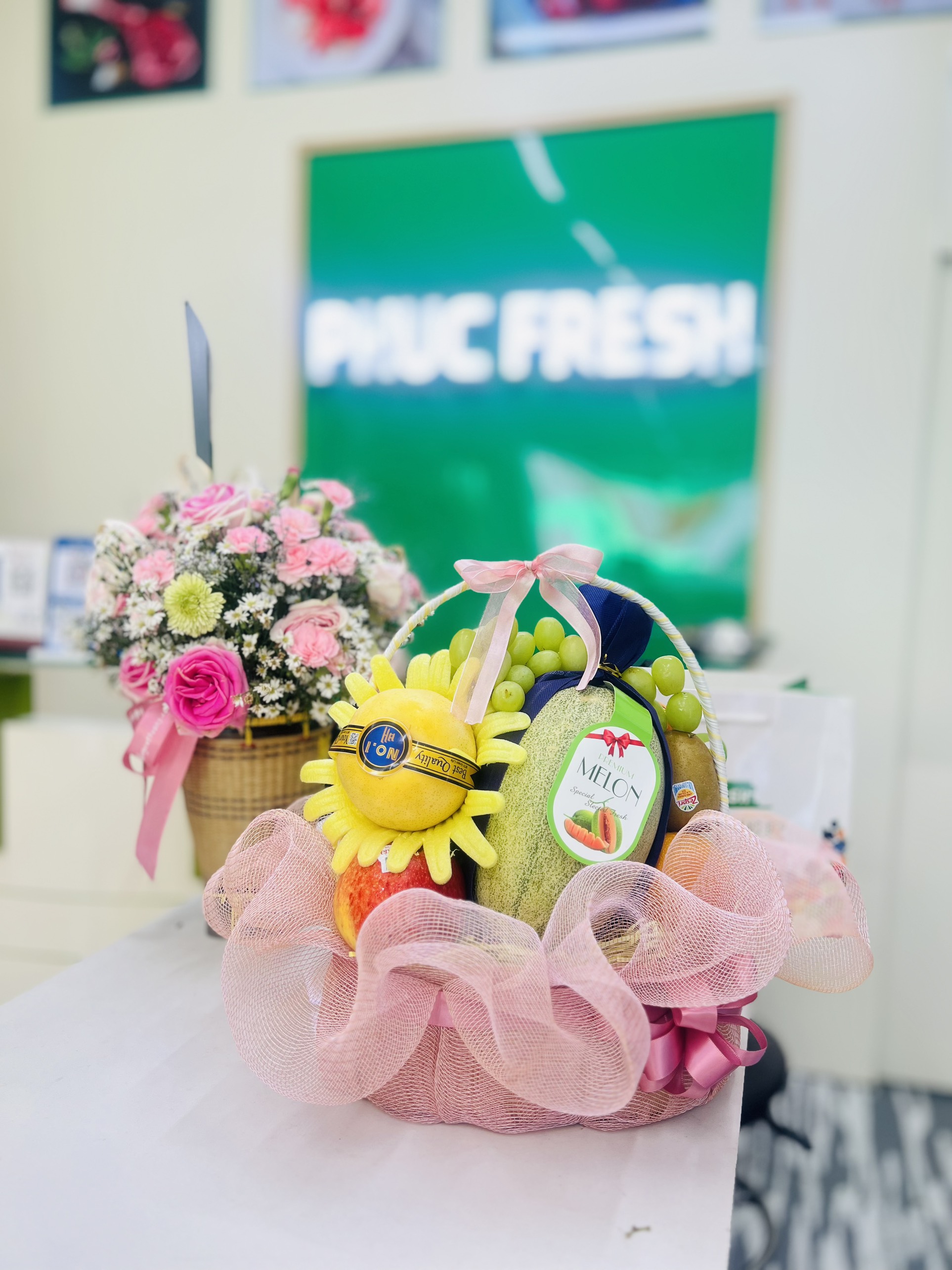 Giỏ quà tặng trái cây cao cấp voan 750