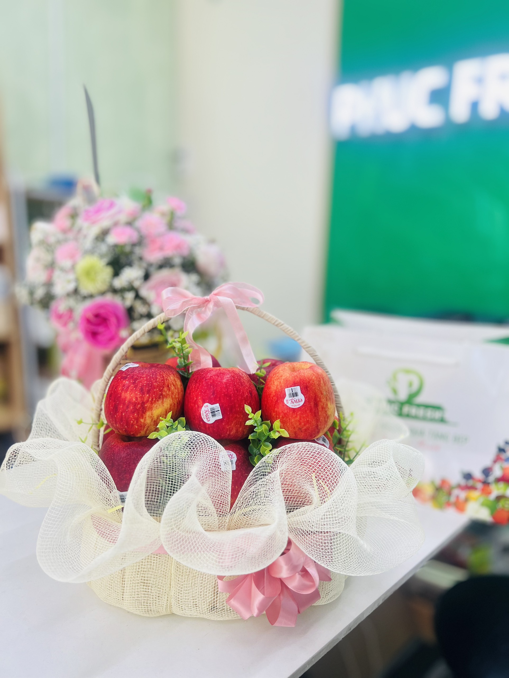 Giỏ quà tặng trái cây cao cấp voan 900