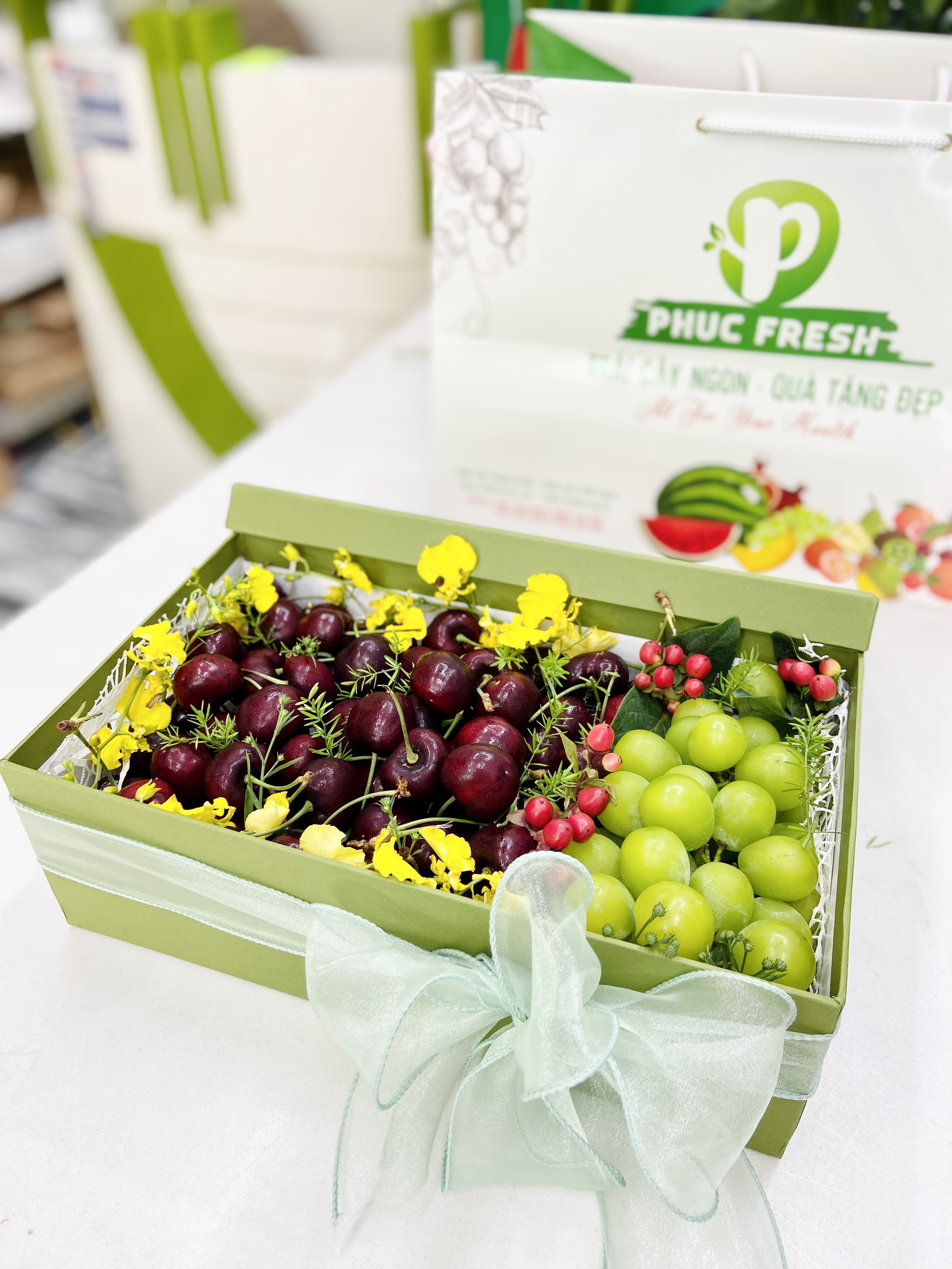 Hộp quà tặng trái cây cao cấp hoa tươi 6002