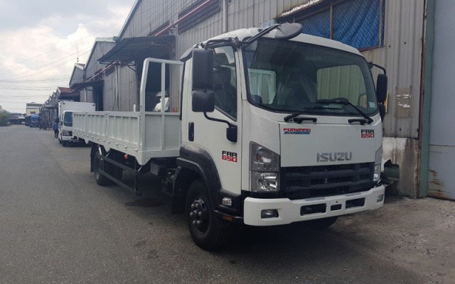 Isuzu FRR90NE4 6 tấn thùng lửng
