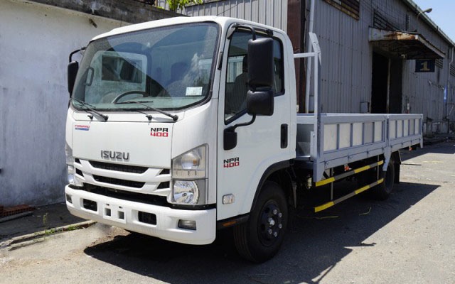 Isuzu NPR85KE4 3.5 tấn thùng lửng