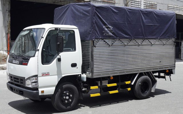 Isuzu QKR77FE4 1.4 tấn thùng bạt