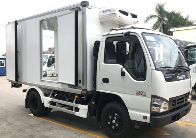 Isuzu QKR77FE4 2.2 tấn thùng lạnh