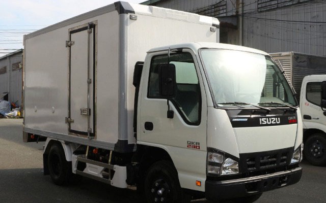 Isuzu QKR77FE4 2.4 tấn thùng bảo ôn