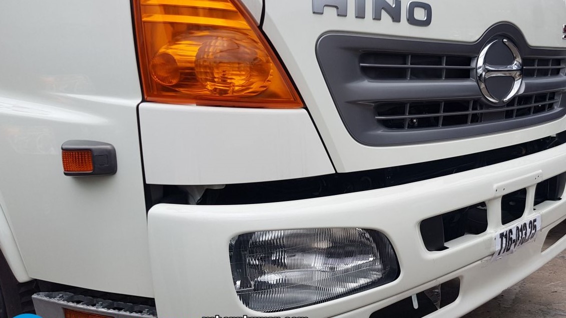 Hino FC9JNTC 6.5 tấn thùng bạt