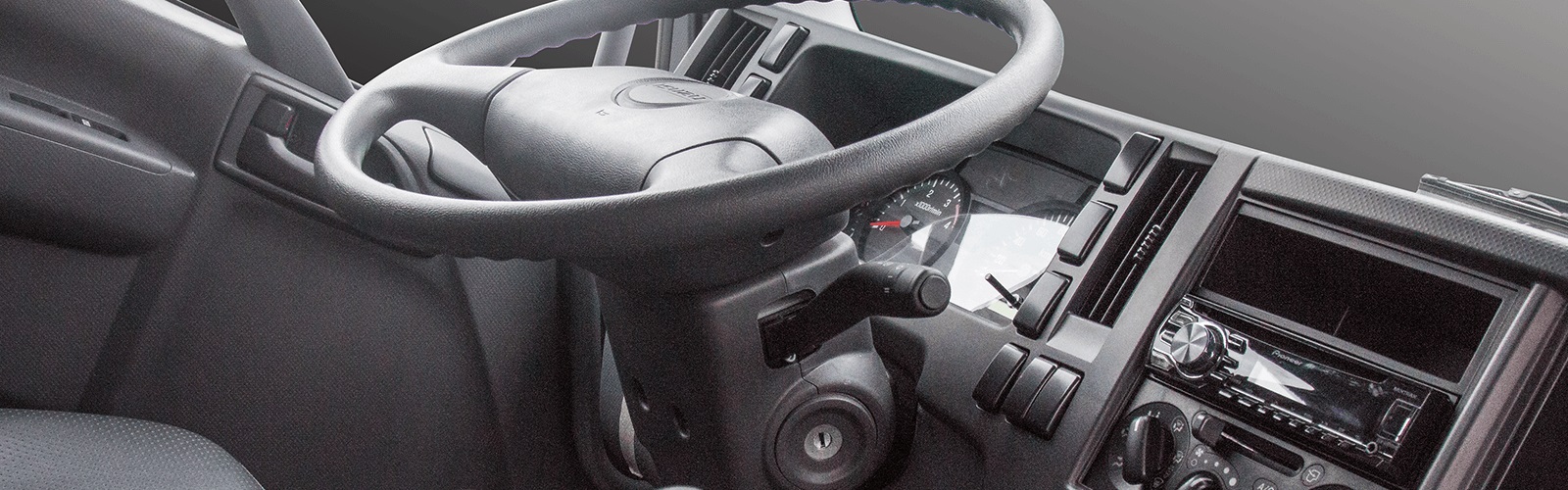 Isuzu NMR85HE4 1.9 tấn thùng lửng