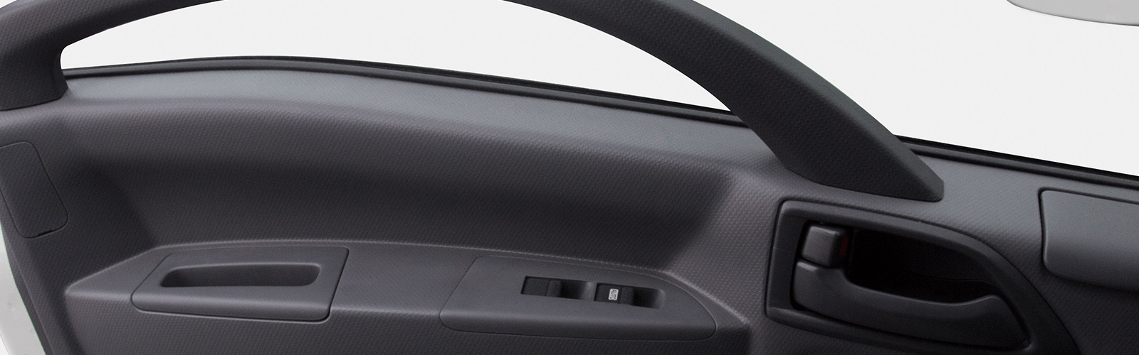 Isuzu NQR75ME4 5.5 tấn thùng kín