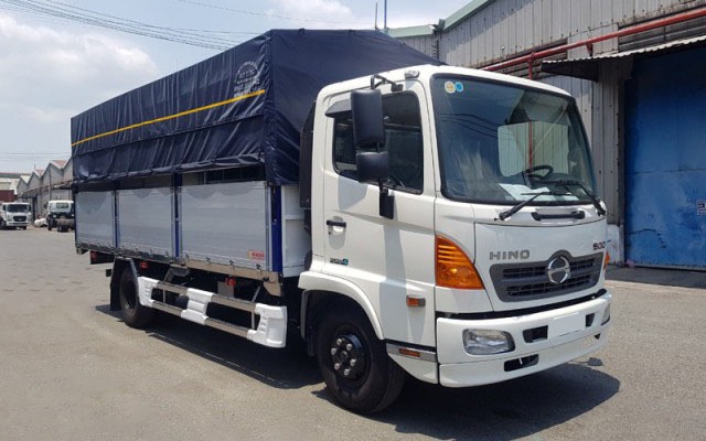 Hino FC9JJTC 6 tấn thùng bạt