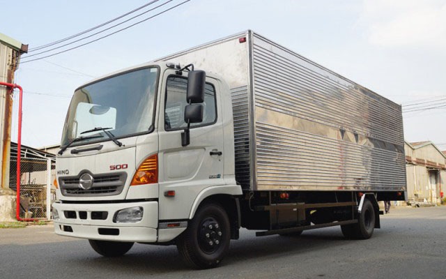 Hino FC9JJTC 6 tấn thùng kín