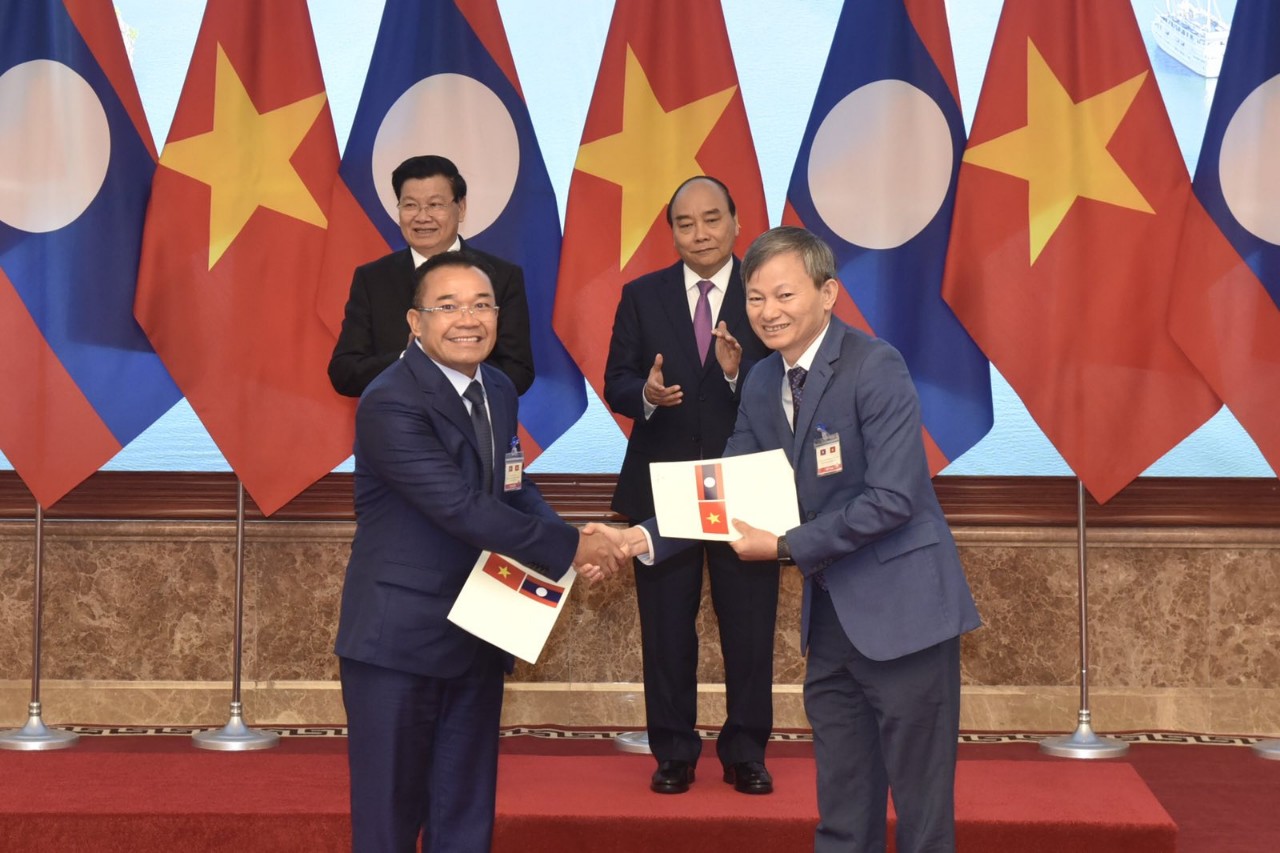 Tập đoàn Điện lực Việt Nam (EVN) ký kết các Biên bản ghi nhớ với các Nhà đầu tư các dự án điện tại Lào