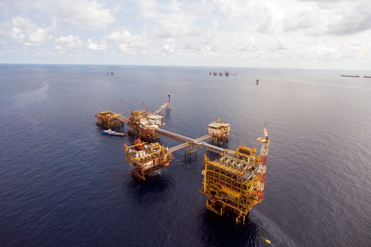 Xây dựng, phát triển Petrovietnam thành tập đoàn kinh tế, năng lượng, công nghiệp hàng đầu