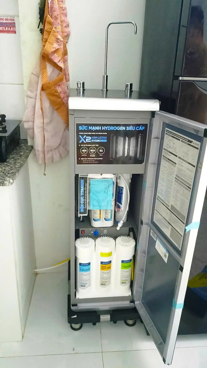 Hình láp đặt thực tế máy lọc nước ION KIềm Hòa Phát HPN856