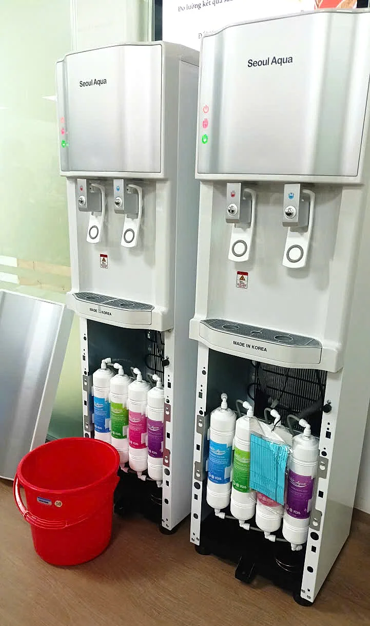 Hình lắp đặt máy lọc nước nóng lạnh Seoul Aqua PTS-2100