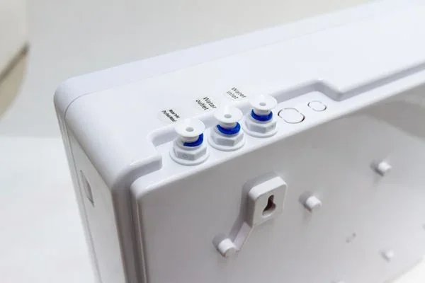 Dễ dàng lắp đặt với thiết kế nước đầu vào và sau lọc đơn giản