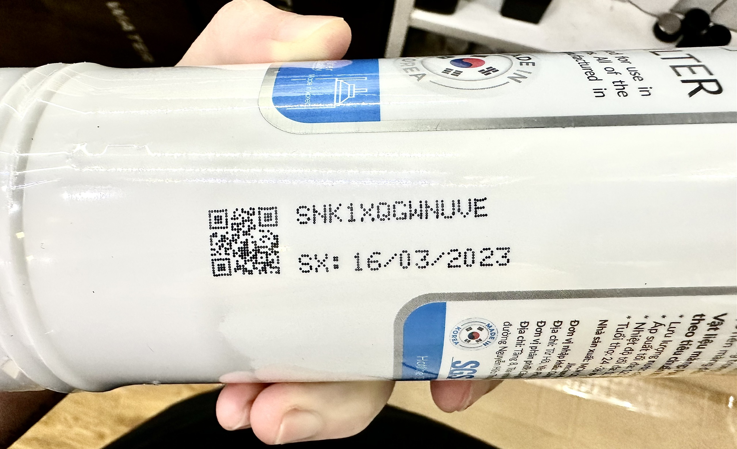 Lõi RO Hàn Quốc với thời gian sản xuất và QR code xác thực chính hãng được in trực tiếp trên lõi