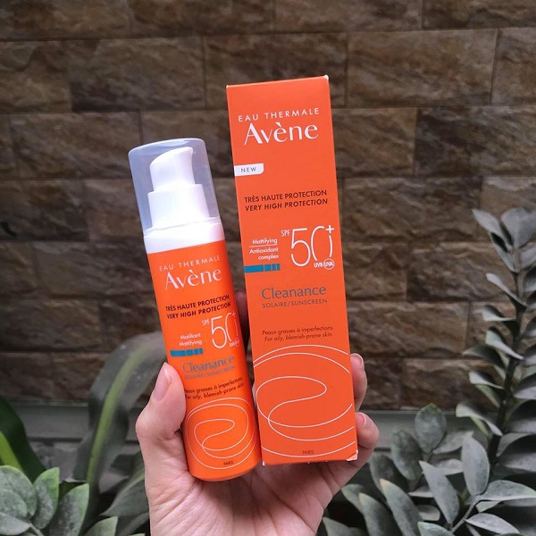 Kem chống nắng cho da nhờn mụn Avène Cleanance Solaire Sunscreen SPF 50+