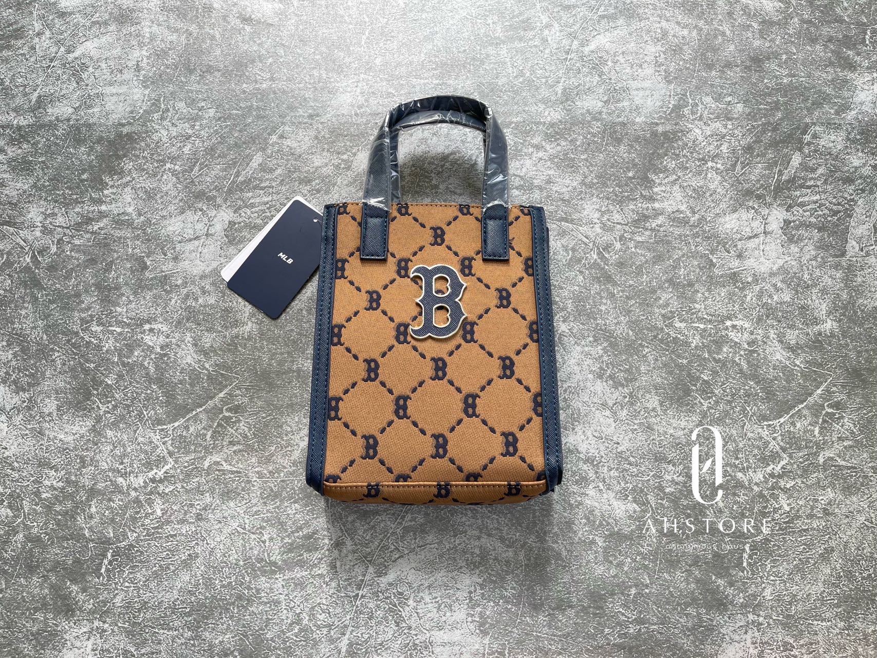 TÚI MLB MONOGRAM MINI CROSSBODY BAG NEW YORK YANKEES Đen  soiauthenticvn