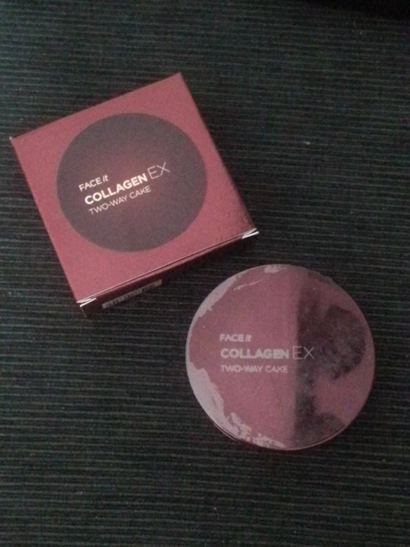 Review phấn nén Face it Collagen EX Two-way cake của The Face Shop Review phấn nén Face it Collagen EX Two-way cake của The Face Shop