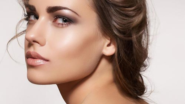 Mẹo trang điểm không cần chổi chuyên dụng Mẹo trang điểm không cần chổi chuyên dụng