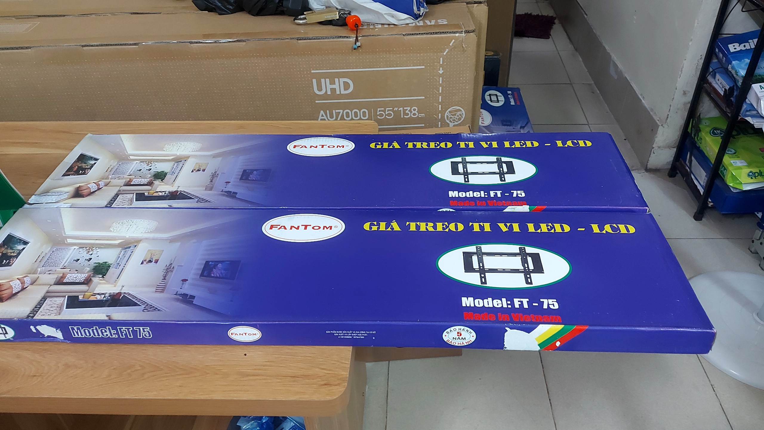 Giá treo Tường Tivi LED OLED LCD FANTOM FT75  Chính hãng Treo từ 65 inch đến 85 inch