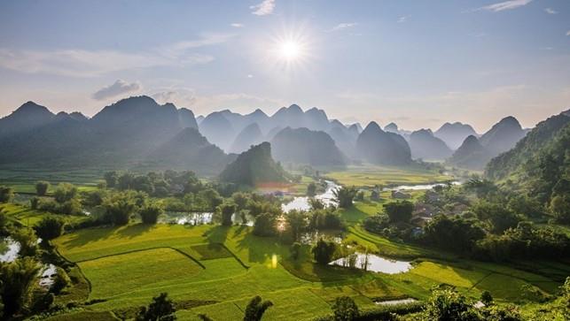 10 DAYS - BA BE - CAO BANG CYCLING TOUR: NORTHERN VIETNAM ADVENTURE