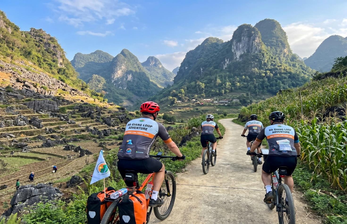 10 DAY HOANG SU PHI - HA GIANG LOOP CYCLING TOURS