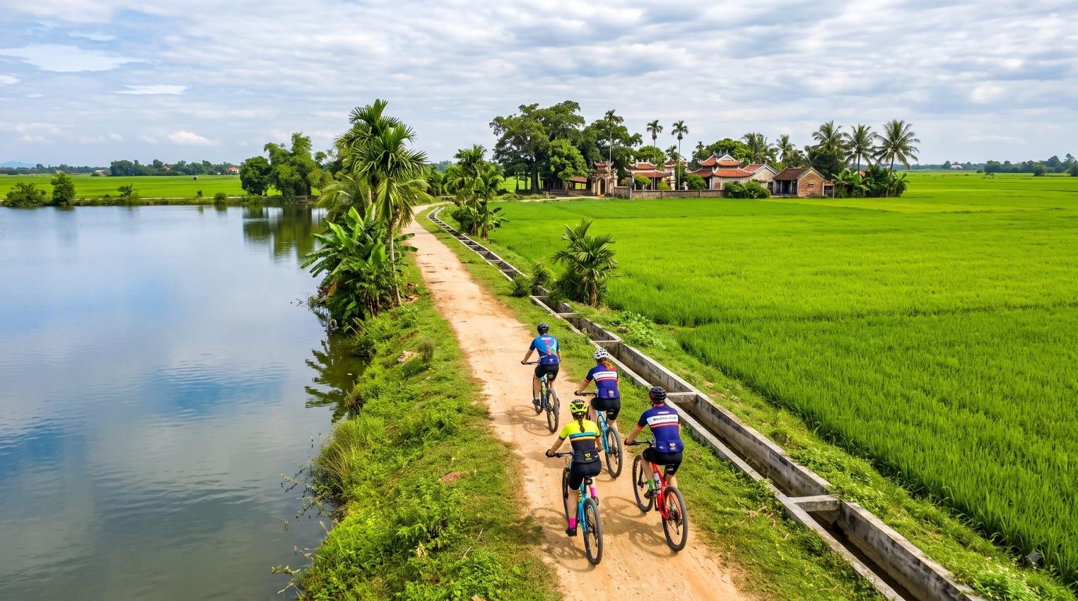 15 DAY TRULY  BICYCLE TRIP FROM MEKONG DELTA TO SIEM REAP