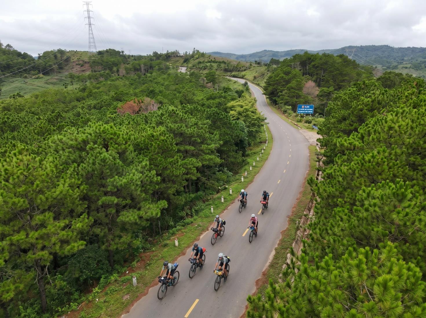 17 DAY VIETNAM CYCLING TOURS| HANOI - HO CHI MINH ADVENTURE TOURS
