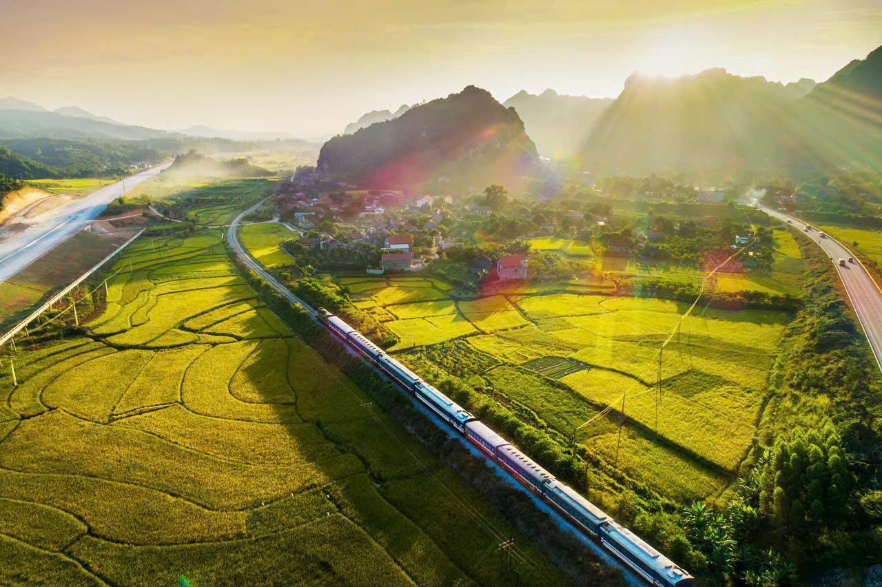 21 DAY VIETNAM REAL PREMIER ADVENTURE PACKAGE HOLIDAY