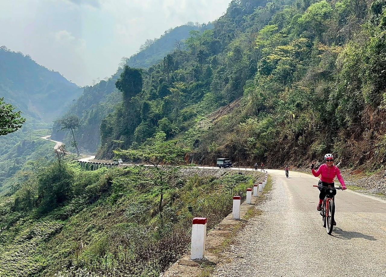 6 DAY INCREDIBLE HA GIANG BICYCLE LOOP