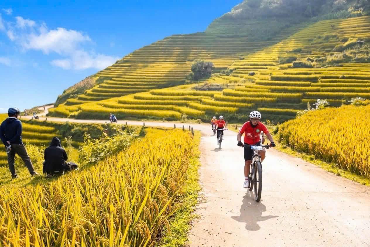 7 DAY ULTIMATE HA GIANG - BA BE BICYCLE JOURNEY