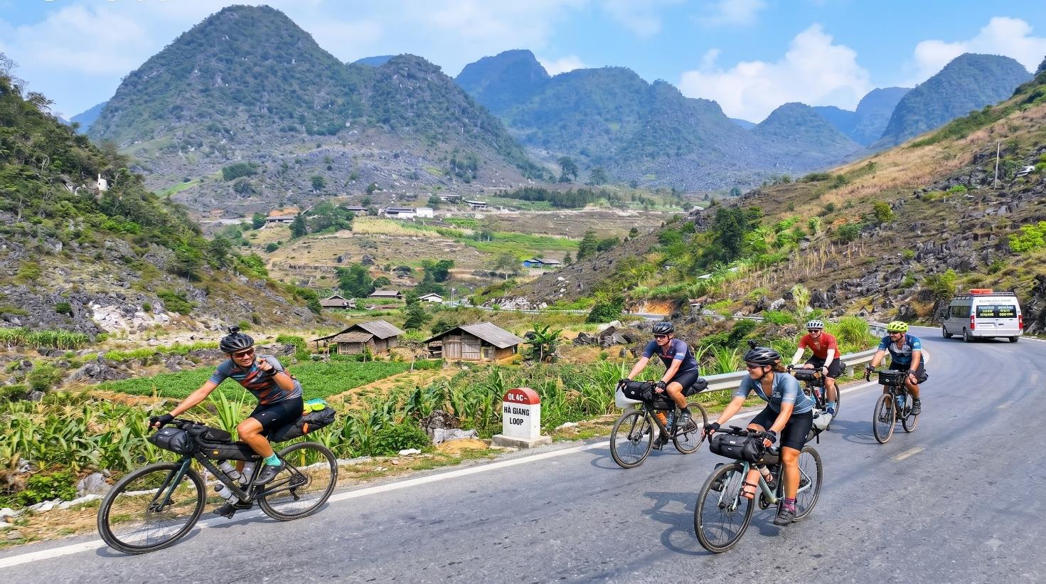 7 DAY ULTIMATE HA GIANG - BA BE BICYCLE JOURNEY