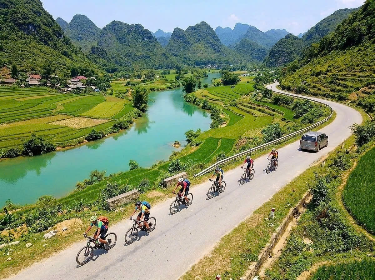 14 DAY HA GIANG - CAO BANG - BA BE EPIC BICYCLE TOURS