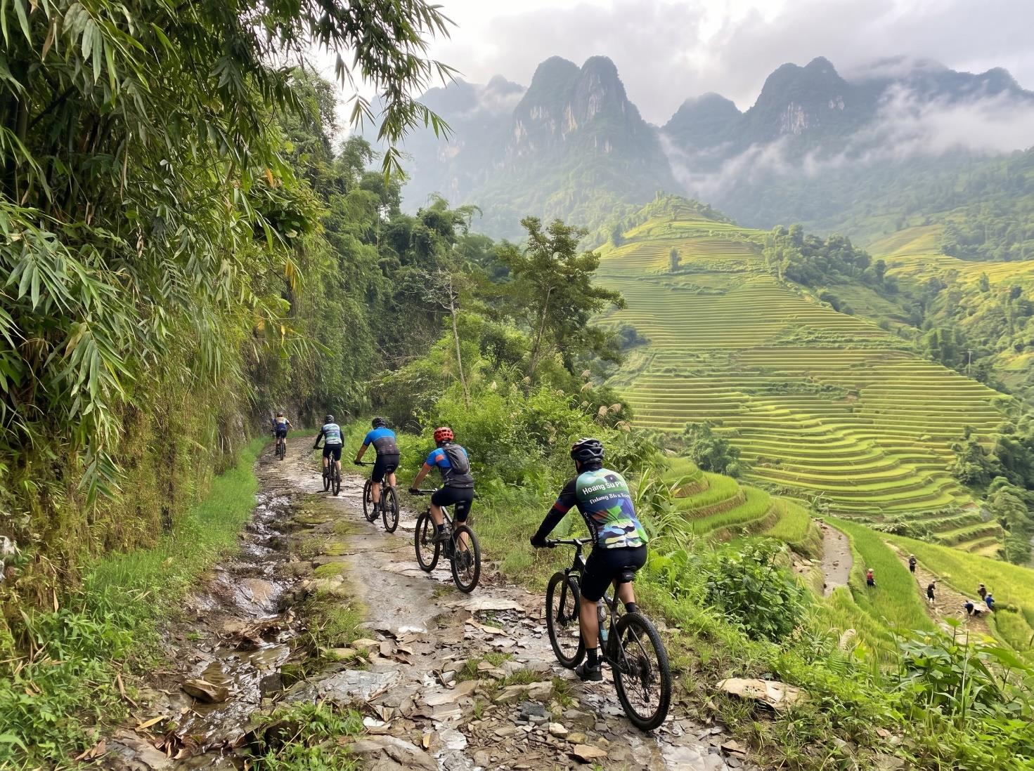 15 DAY - NORTH VIETNAM CYCLING TOURS SAPA - HALONG BAY