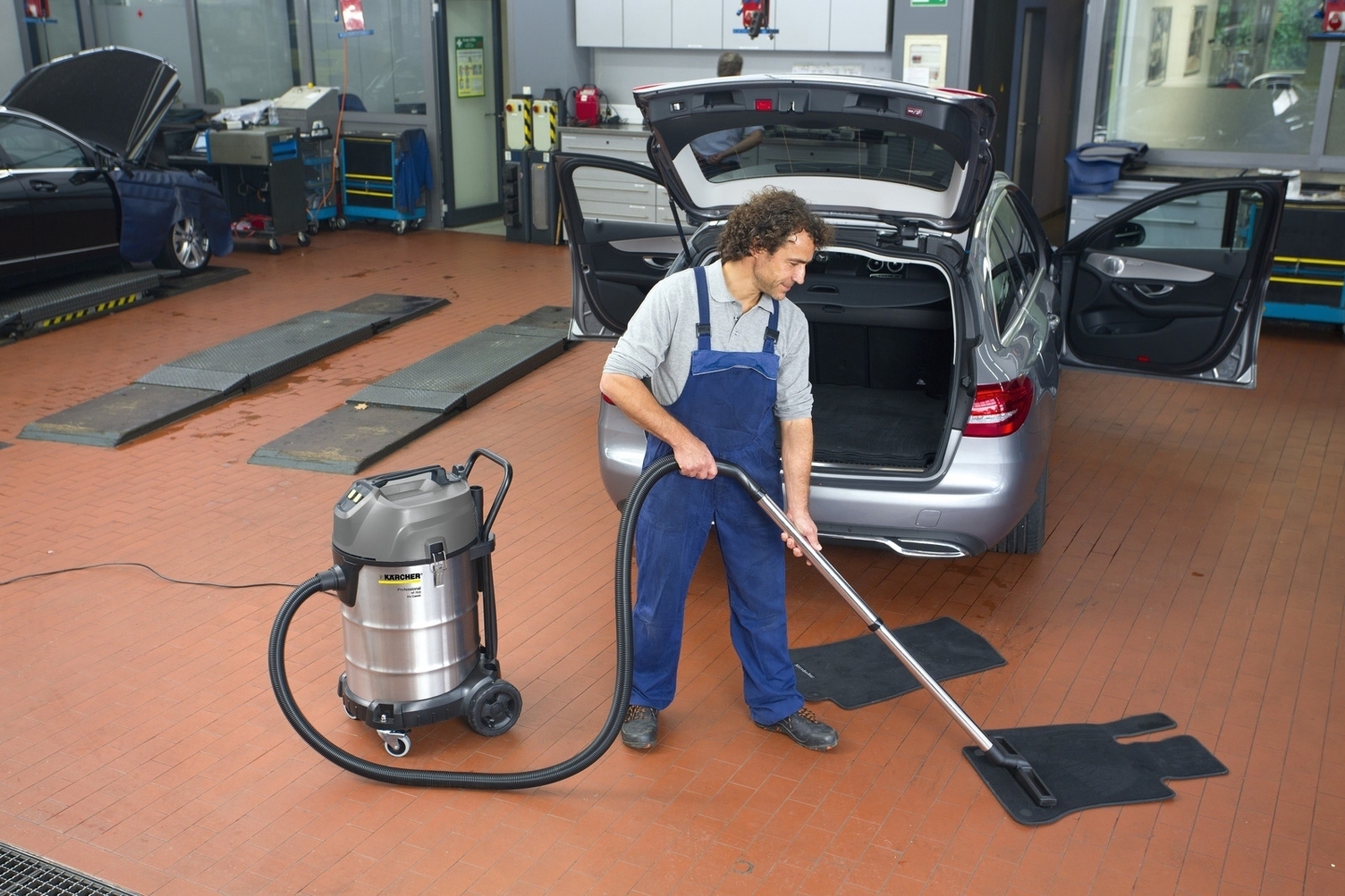 cách sử dụng máy hút bụi