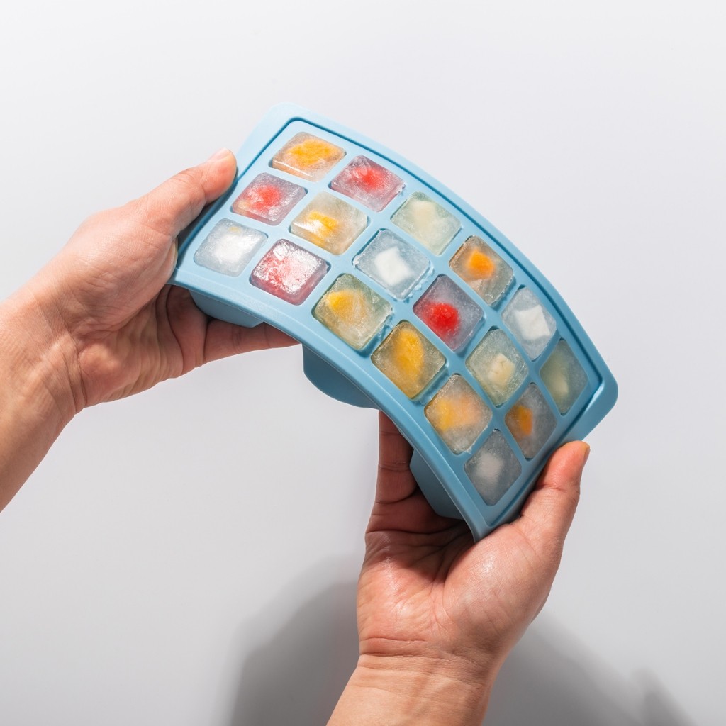 Khay làm đá LocknLock Silicone Ice Tray SLX167BLU - HAPOS LOF
